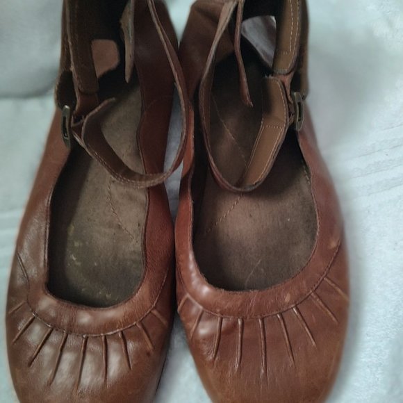 WOMEN'S SIZE 12 LOT OF 2 PAIRS OF "AEROSOLES" ANKLE STRAP LEATHER FLATS - Picture 5 of 14